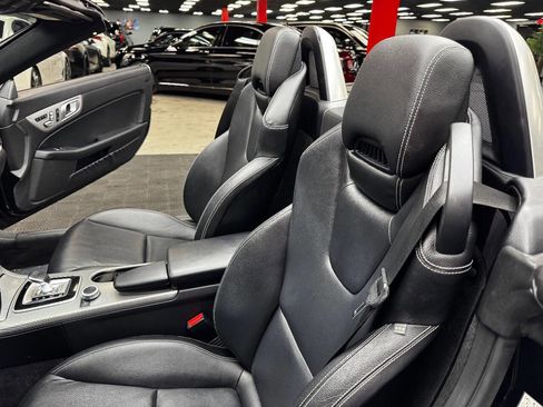 Used 2019 Mercedes-Benz SLC 300 w/ Premium Package image 45