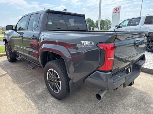 Used 2025 Toyota Tacoma TRD Sport AWD/4WD image 6