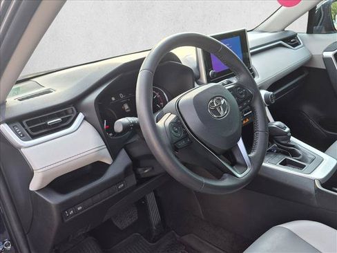 Used 2023 Toyota RAV4 XLE Premium FWD image 10