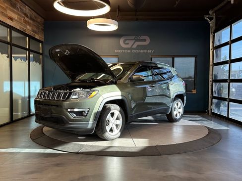 Used 2018 Jeep Compass Latitude w/ Popular Equipment Group AWD/4WD image 24