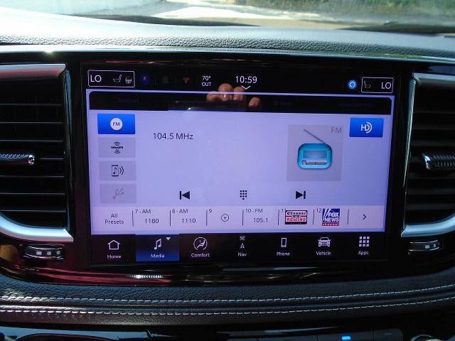 Used 2025 Chrysler Pacifica Limited FWD image 12