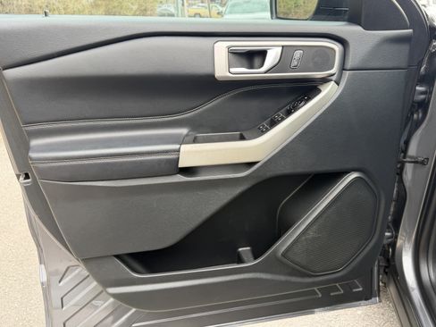 Used 2021 Ford Explorer XLT w/ Class III Trailer Tow Package image 11