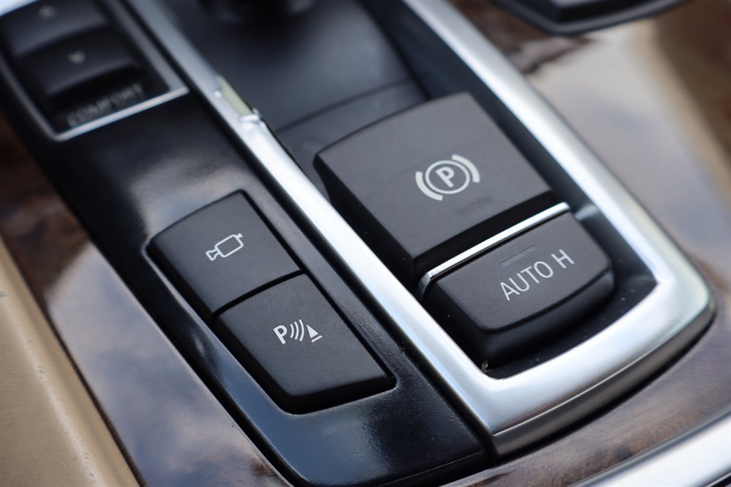 Used 2013 BMW 750i RWD image 37