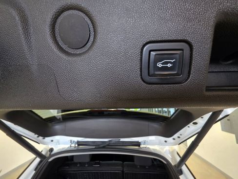 Used 2022 Chevrolet Equinox LT FWD image 11