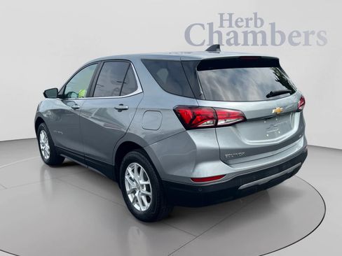Used 2024 Chevrolet Equinox LT AWD/4WD image 3