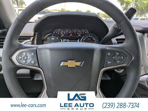 Used 2020 Chevrolet Suburban Premier AWD/4WD image 25
