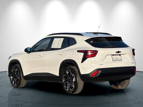 Used 2024 Chevrolet Trax RS w/ Driver Confidence Package image 6