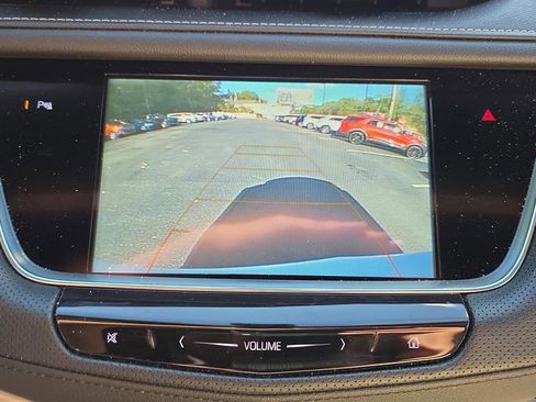 Used 2018 Cadillac XT5 AWD image 24