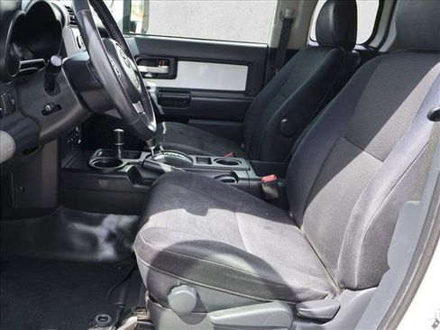 Used 2013 Toyota FJ Cruiser 4WD w/ Upgrade Pkg image 21