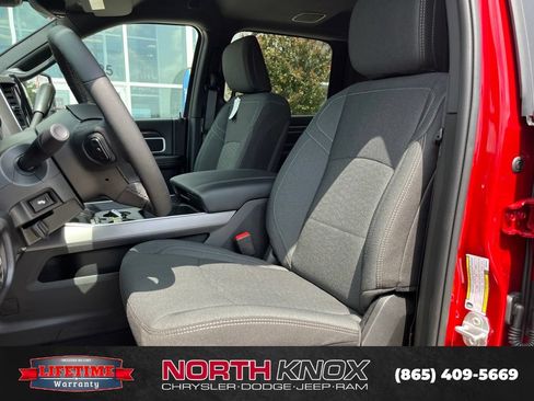 New 2026 RAM 2500 Big Horn AWD/4WD image 4