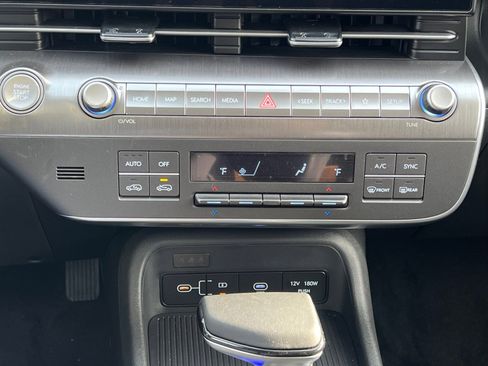 Used 2025 Hyundai Kona SEL image 31