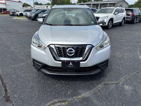 Used 2020 Nissan Kicks SV FWD image 7