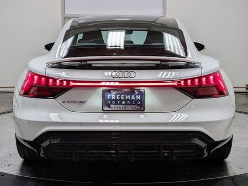 Used 2022 Audi e-tron GT Premium Plus image 8