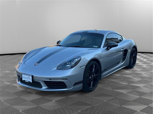 Used 2017 Porsche 718 Cayman RWD image 2