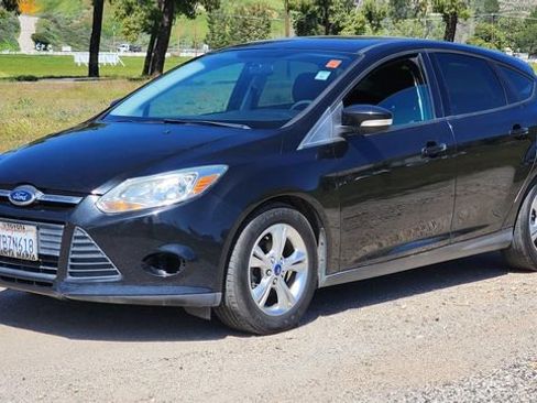 Used 2013 Ford Focus SE image 2
