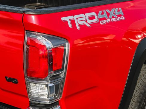 Used 2023 Toyota Tacoma TRD Off-Road image 10