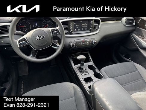 Used 2019 Kia Sorento LX image 17