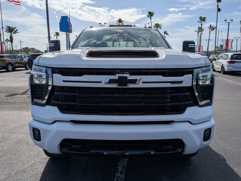 Used 2024 Chevrolet Silverado 2500 LTZ w/ LTZ Plus Package image 9