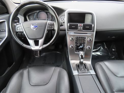 Used 2016 Volvo XC60 T6 image 14
