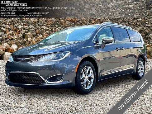 Used 2019 Chrysler Pacifica Limited FWD image 1