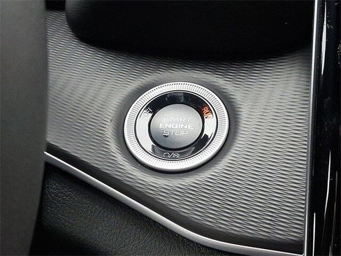 New 2025 Jeep Grand Cherokee Altitude image 15