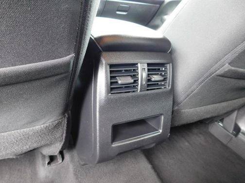 Used 2024 Mitsubishi Outlander ES AWD/4WD image 12