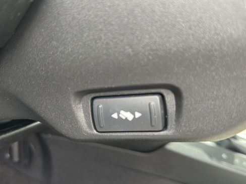 Used 2019 Ford Explorer Platinum image 16