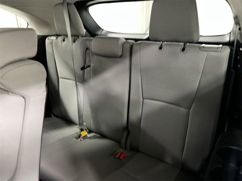 Used 2023 Toyota Highlander L image 28