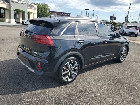 Used 2020 Kia Niro Touring image 4