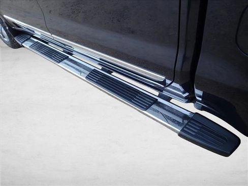 Used 2022 Chevrolet Silverado 1500 High Country w/ High Country Premium Package image 9