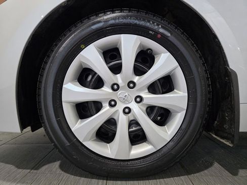 Used 2023 Toyota Corolla LE image 22