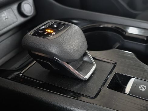 Used 2024 Nissan Rogue S FWD image 21