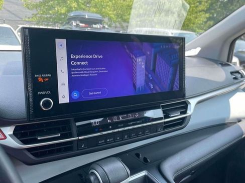 Certified 2025 Toyota Sienna XLE FWD image 31