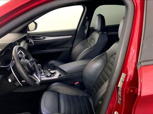 Used 2018 Alfa Romeo Stelvio Ti Sport image 10