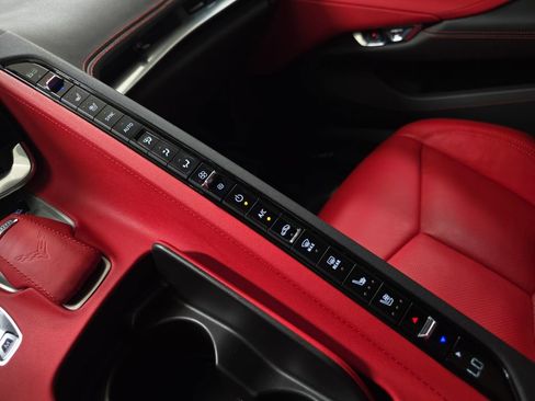 Used 2022 Chevrolet Corvette Stingray Preferred Cpe w/ Z51 Performance Package image 22