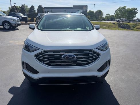 Used 2022 Ford Edge Titanium image 2
