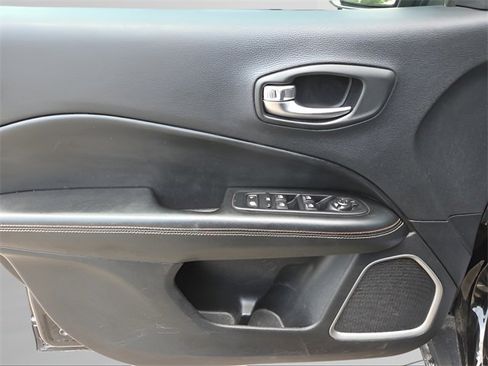 Used 2019 Jeep Compass Latitude w/ Popular Equipment Group image 22