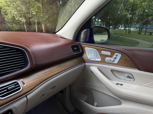 Used 2023 Mercedes-Benz Maybach GLS 600 4MATIC image 92