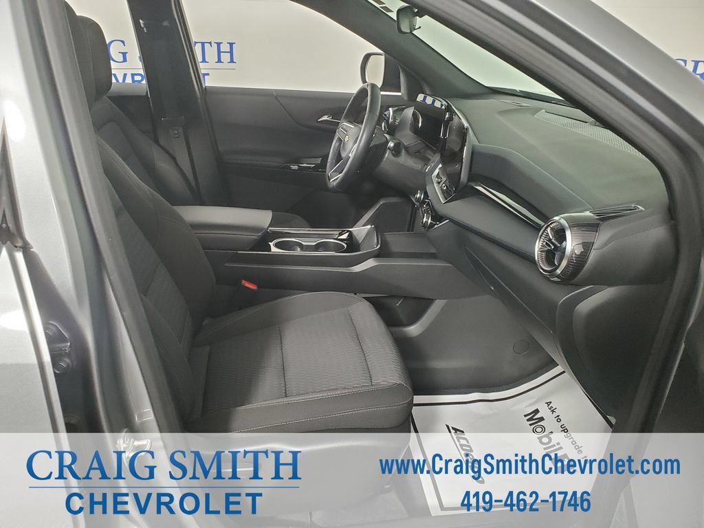Used 2025 Chevrolet Equinox LT FWD image 15