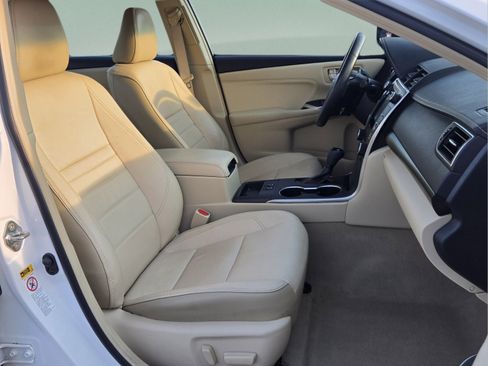 Used 2017 Toyota Camry XLE w/ Moonroof Package FWD image 14