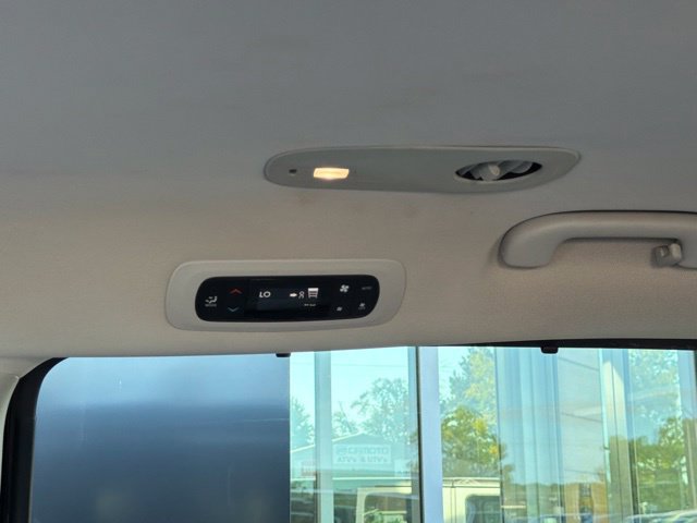Used 2019 Chrysler Pacifica Touring-L w/ Advanced Safetytec Group FWD image 19
