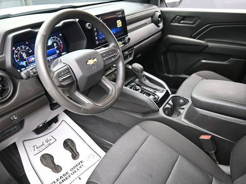 Used 2024 Chevrolet Colorado W/T w/ Safety Package image 18