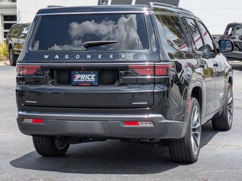 Used 2022 Jeep Wagoneer Series III w/ Premium Group I AWD/4WD image 5