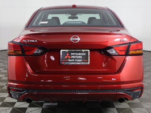 Used 2024 Nissan Altima 2.5 SR image 9