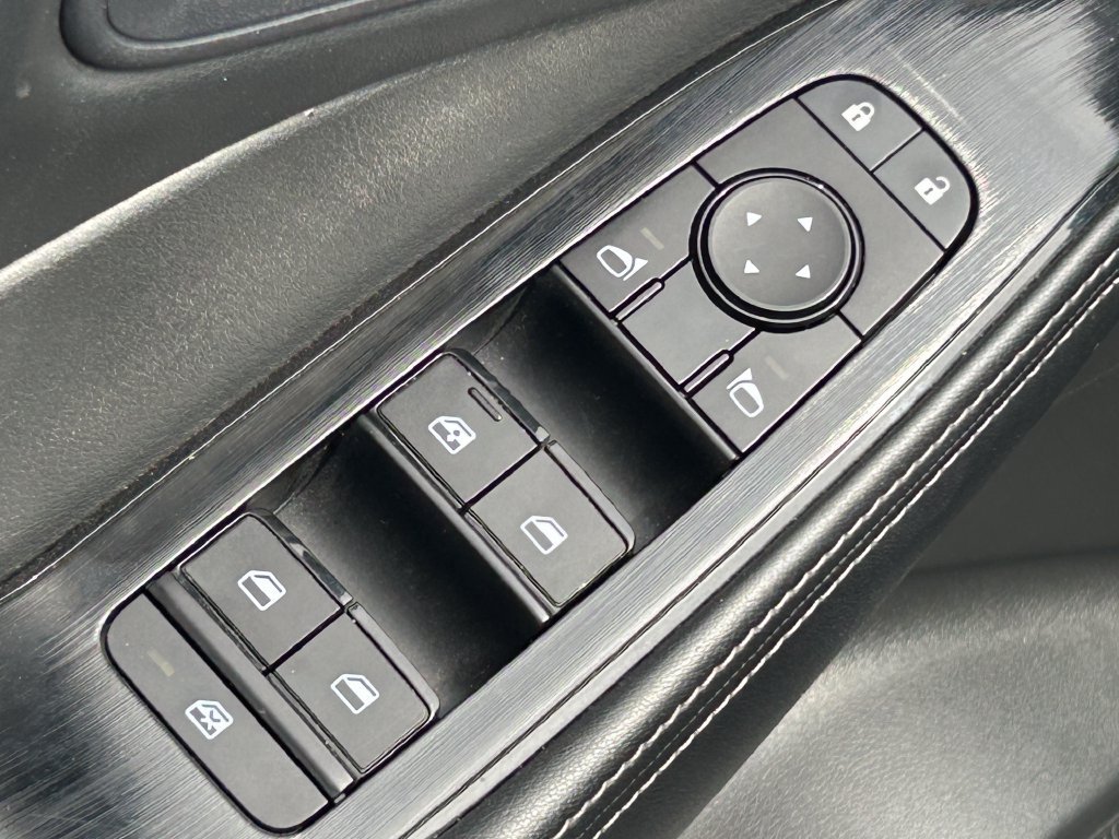 Used 2024 Nissan Rogue SV FWD image 27