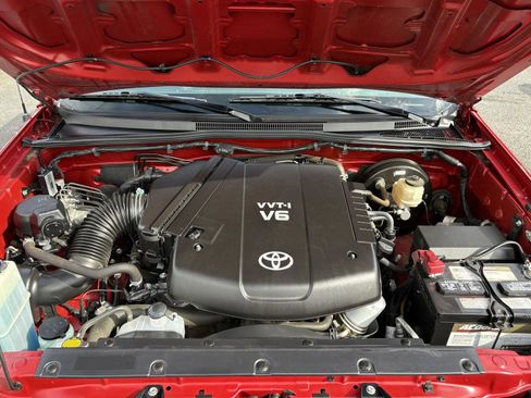 Used 2014 Toyota Tacoma 4x4 Double Cab w/ TRD Sport Package image 19