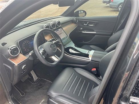 Used 2025 Mercedes-Benz GLB 250 image 8