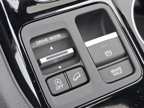 New 2025 Honda Pilot Touring image 10