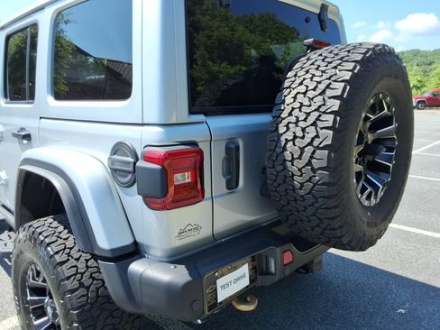Used 2023 Jeep Wrangler Unlimited Rubicon 392 AWD/4WD image 15