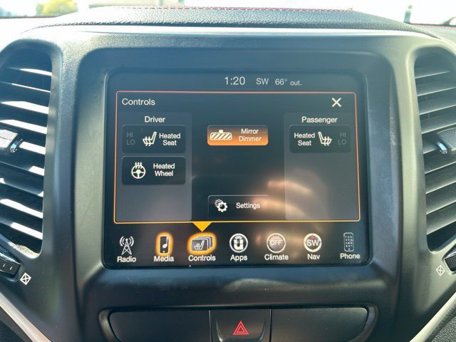 Used 2018 Jeep Cherokee Trailhawk w/ Comfort & Convenience Group AWD/4WD image 23